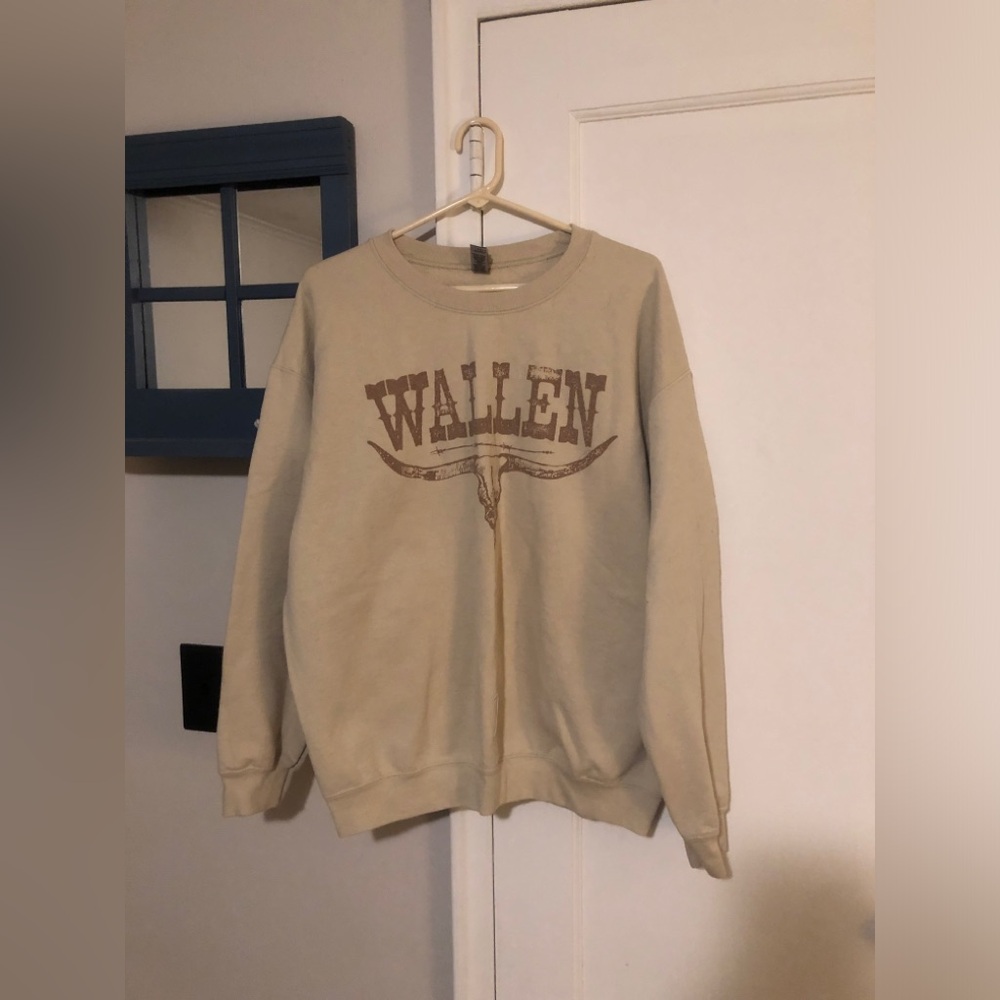 Morgan Wallen long horn crewneck